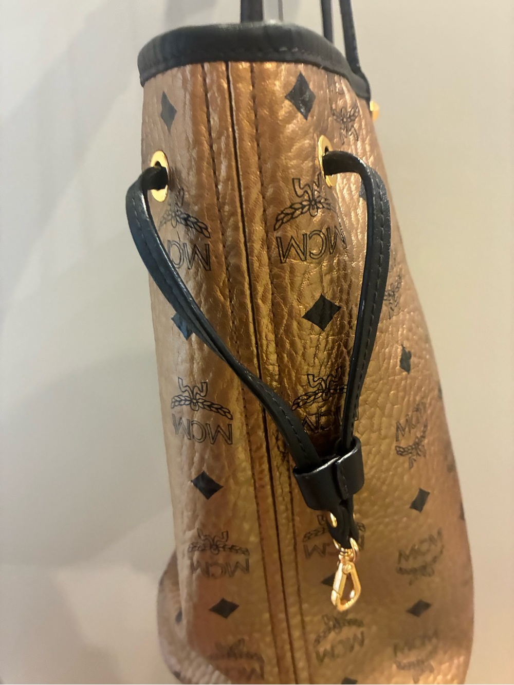 Authentic MCM Metallic Gold Tote with Black Trim - Amazing Condition - Picture 8 of 12
